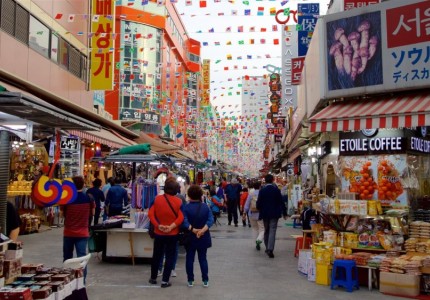 Khám phá Chợ Dongdaemun: Thiên đường mua sắm tại Hàn Quốc