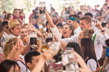 Say cùng men bia trên đỉnh Bà Nà Đà Nẵng