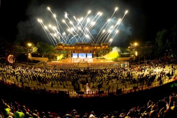 Tham dự Tuần lễ Festival Huế