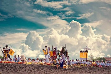 Độc lạ trong ngày Tết cổ truyền ở Bali - Indonesia