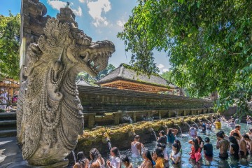 Khám phá Bí ẩn Đền Pura Tirta Empul