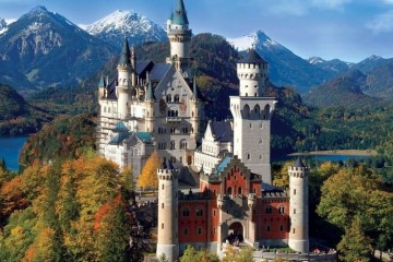 Cùng Lê Travel khám phá vẻ đẹp của những Lâu Đài cổ
