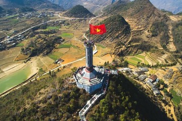 Khám phá cột cờ Lũng Cú cùng Lê Travel
