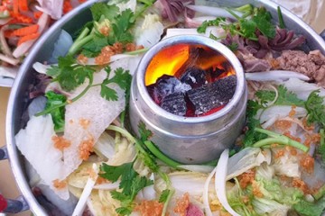 Lẩu than thở đặc sản Miền Tây