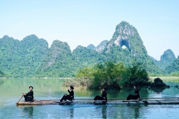 Chinh phục đỉnh núi thủng Cao Bằng