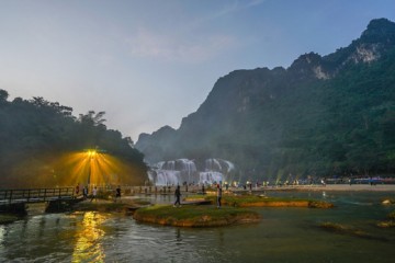 Lễ hội thác Bản Giốc