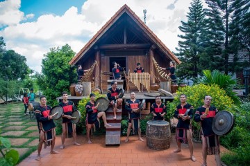 Khám phá vẻ đẹp Buôn Ako Dhông
