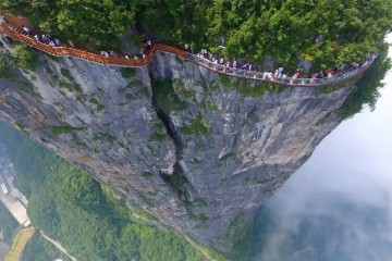 Top 12 điểm du lịch mạo hiểm bạn nên biết