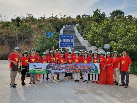 Đoàn Khách Câu Lạc Bộ Vũ Khúc Xanh Hà Nội