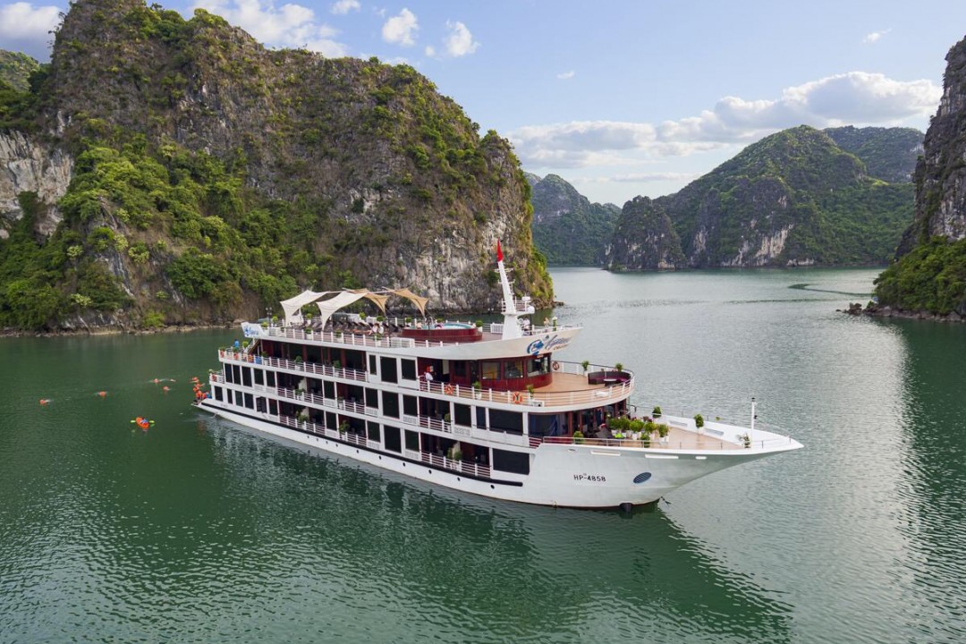 Tour Du Thuyền Hạ Long 5 Sao 2 Ngày 1 Đêm Từ Hà Nội