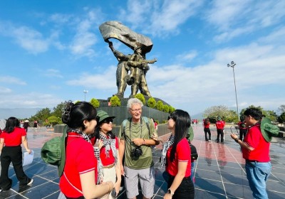 Tour du lịch Âm vang Điện Biên 3 ngày 2 đêm tặng cờ đỏ sao vàng