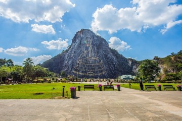 Núi Phật Vàng Ở Pattaya - Trân Bảo Phật Sơn Của Thái Lan