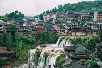 Lạc Lối Tại Chốn Bồng Lai Cổ Kính Phố Cổ Phù Dung
