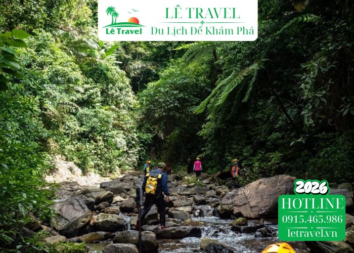 Hành trình trekking thực tế và thử thách đu dây mạo hiểm