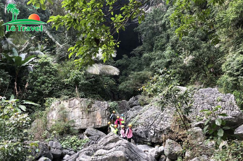 Ngay từ lối vào du khách có thể thấy được không gian sinh thái