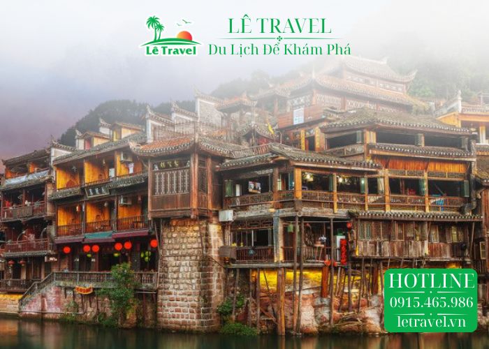 Lạc Lối Trong Phố Cổ Rêu Phong