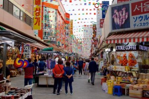 Khám phá Chợ Dongdaemun: Thiên đường mua sắm tại Hàn Quốc