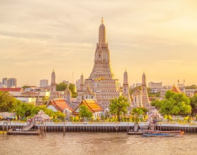 Wat Arun - Bình Minh Trên Dòng Sông Chao Phraya