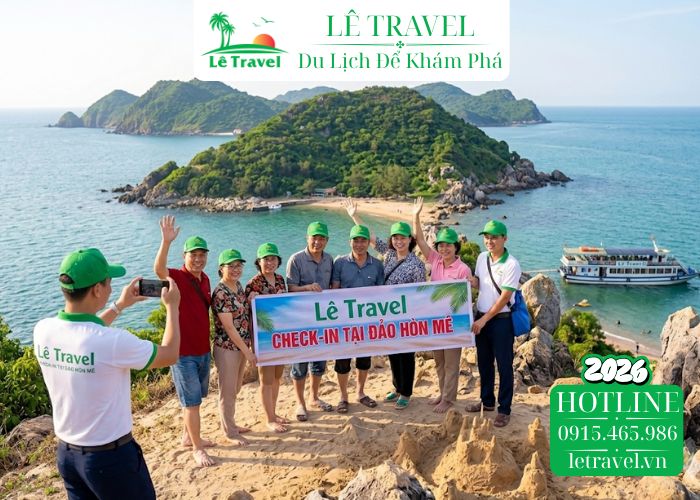 Xe đưa Quý khách tới bến cảng và lên tàu đi tới khu vực Đảo Hòn Mê