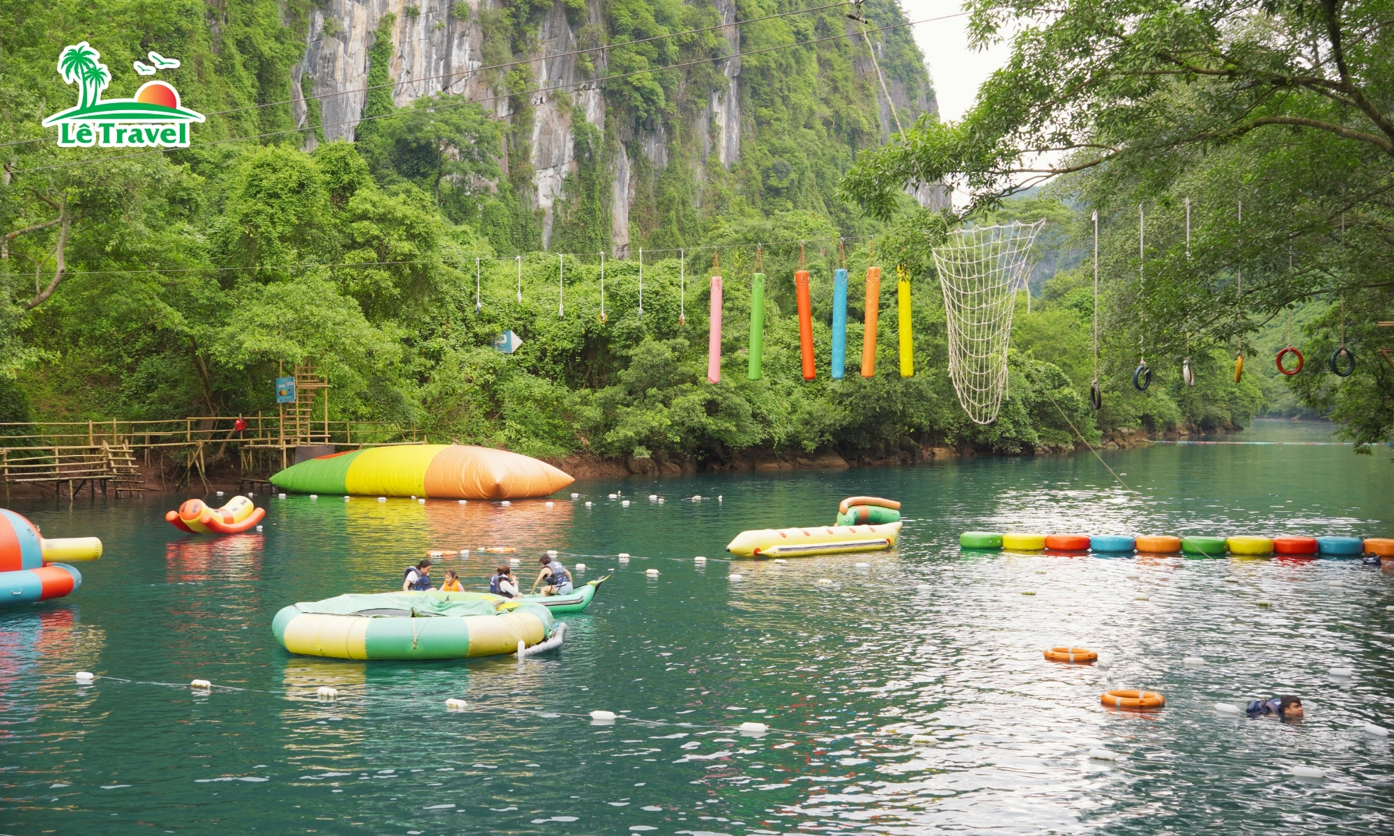 Vui chơi tại suối Mooc